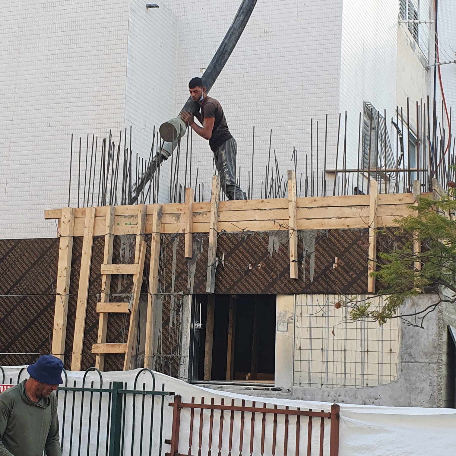 WhatsApp Image 2025-12-01 at 20.11.53